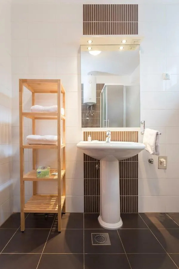 Apartments Jadranka Selce 0*,