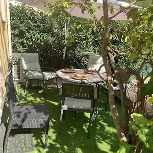 https://location-studio-de-charme.fr-provencehotel.com