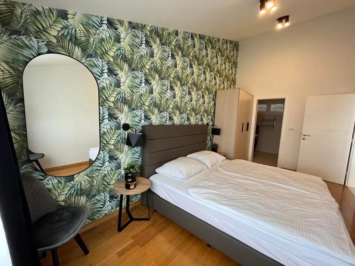 Apartments Jadranka Selce 0*,